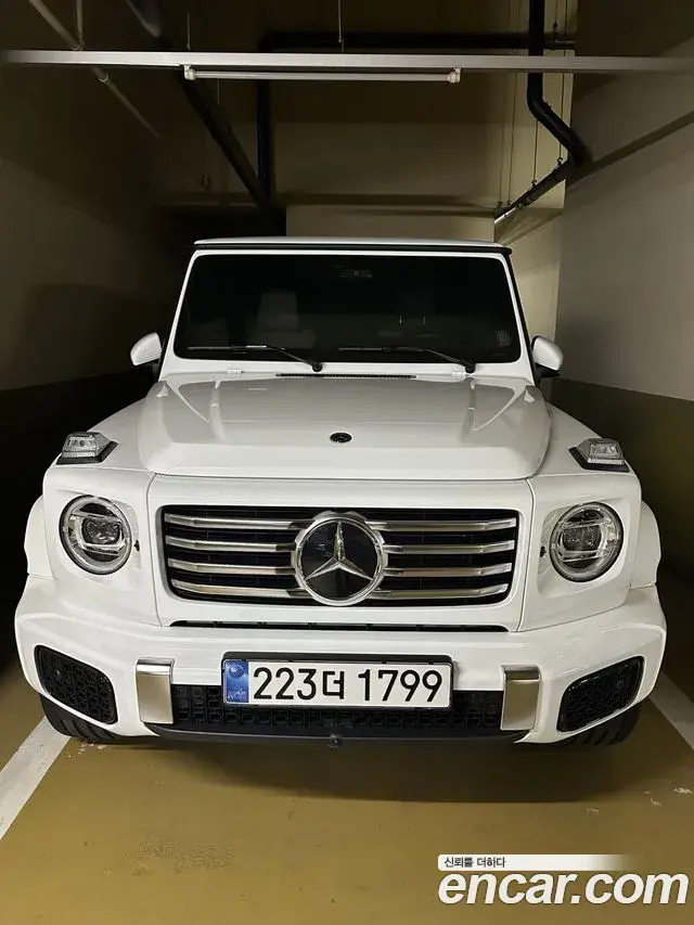 Mercedes-Benz G-Class 2025 — Photo 1/10