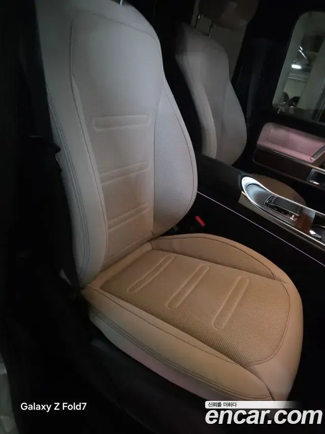 Mercedes-Benz G-Class 2025 — Photo 10/10