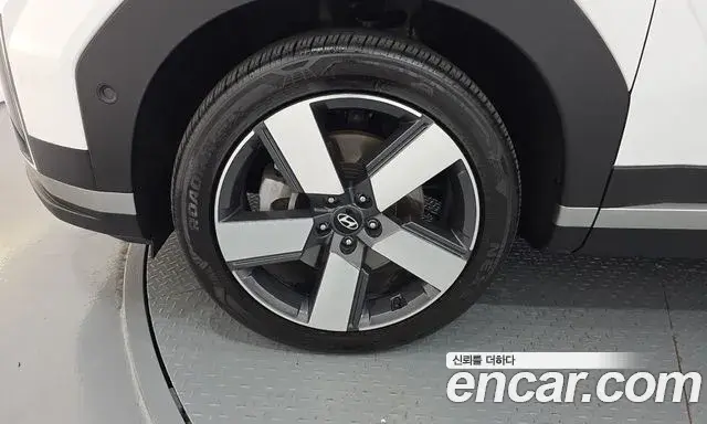 Hyundai Santa Fe 2025 — Photo 5/20