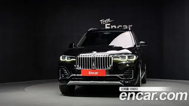 BMW X7 2021 — Photo 3/20