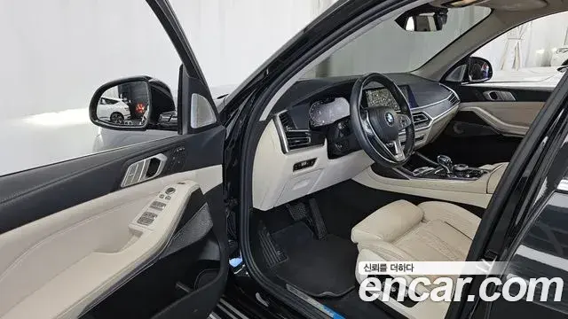 BMW X7 2021 — Photo 10/20