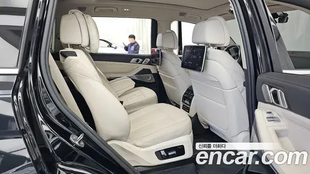 BMW X7 2021 — Photo 11/20