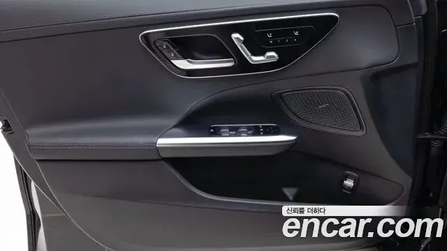 Mercedes-Benz C-Class 2025 — ფოტო 14/20