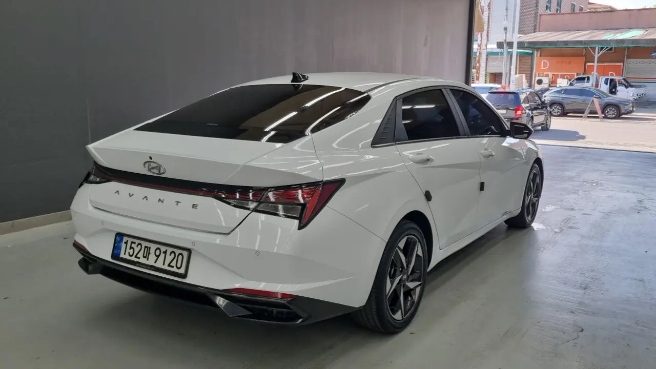 Hyundai Avante 2022 — Photo 2/18
