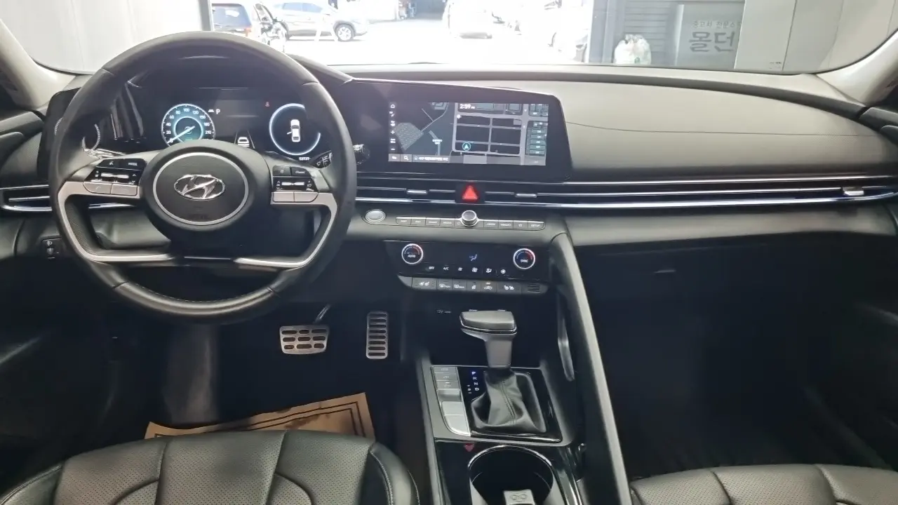 Hyundai Avante 2022 — Photo 10/18