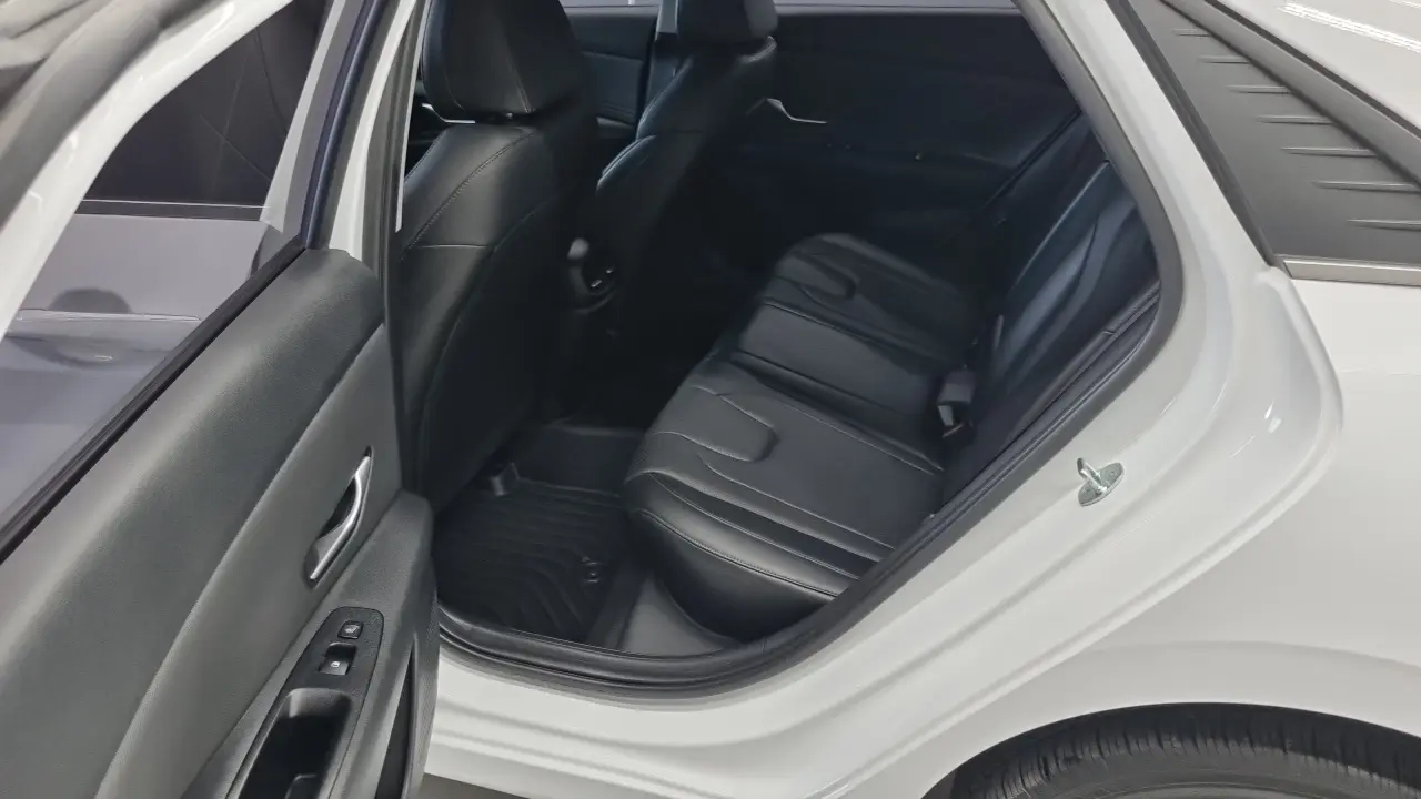 Hyundai Avante 2022 — Photo 11/18