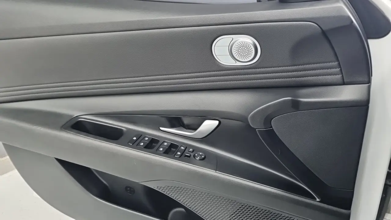 Hyundai Avante 2022 — Photo 17/18