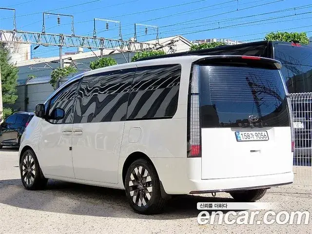 Hyundai Staria 2021 — Photo 2/20