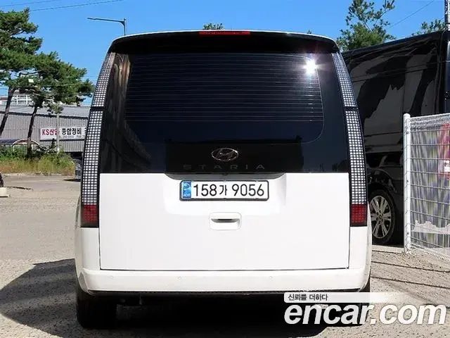 Hyundai Staria 2021 — Photo 3/20
