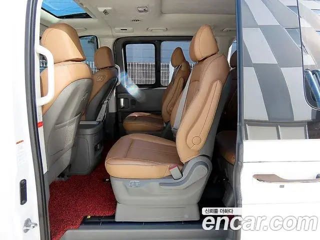 Hyundai Staria 2021 — Photo 5/20