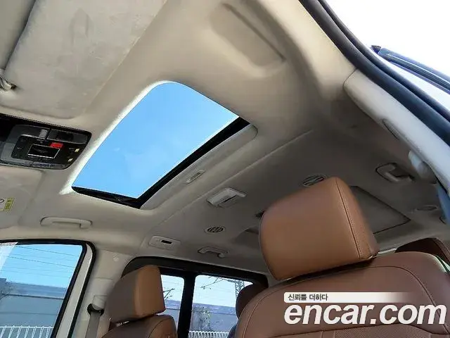 Hyundai Staria 2021 — Photo 15/20