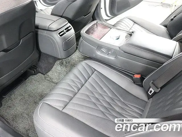 Genesis G90 2025 — Photo 14/20