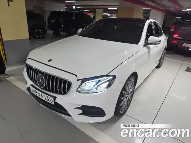 Mercedes-Benz E-Class 2019 — Photo 3/20