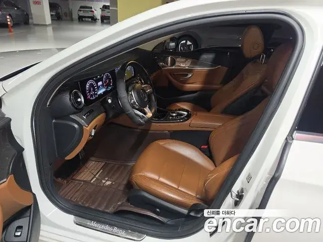 Mercedes-Benz E-Class 2019 — Photo 19/20