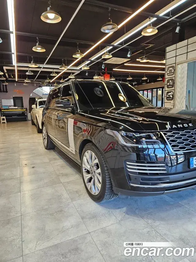 Land Rover Range Rover 2020 — ფოტო 9/14