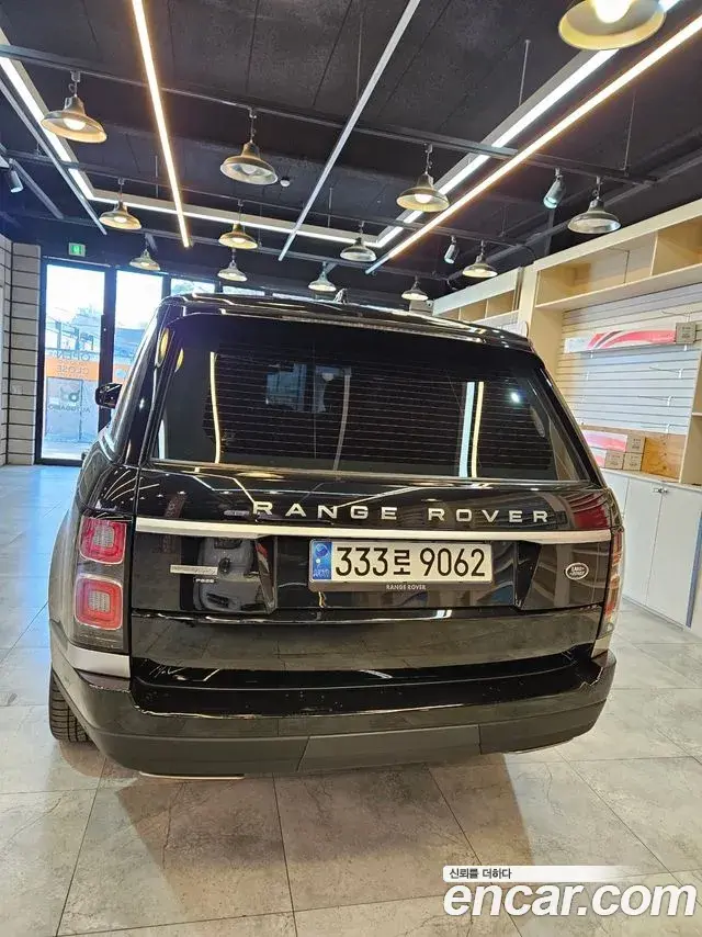 Land Rover Range Rover 2020 — ფოტო 6/14