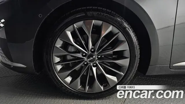 Kia K8 2023 — Photo 5/20