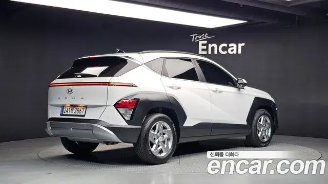 Hyundai Kona 2023 — Photo 2/20