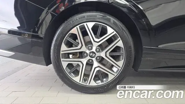 Hyundai Grandeur 2023 — Photo 5/20
