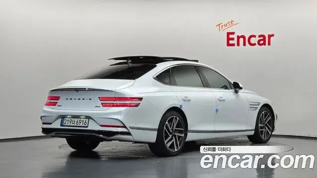 Genesis Electrified G80 2024 — Photo 2/20
