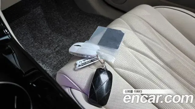 Genesis Electrified G80 2024 — Photo 15/20