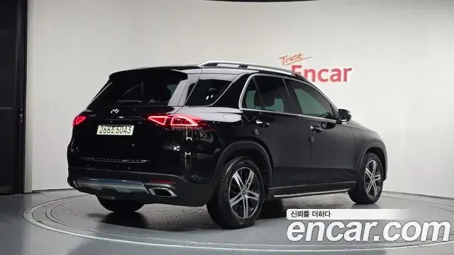 Mercedes-Benz GLE-Class 2019 — Фото 2/20