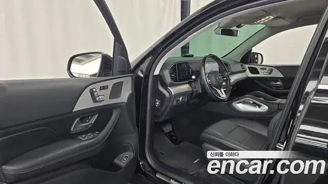 Mercedes-Benz GLE-Class 2019 — Фото 10/20