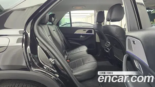 Mercedes-Benz GLE-Class 2019 — Фото 11/20