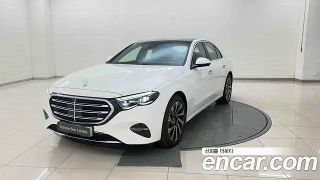 Mercedes-Benz E-Class 2026 — Photo 20/20