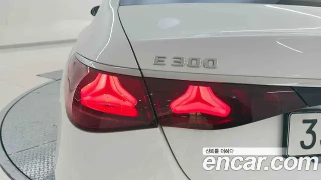 Mercedes-Benz E-Class 2026 — Photo 8/20