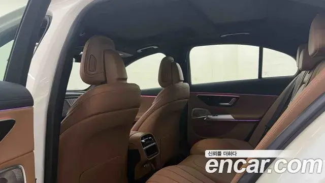 Mercedes-Benz E-Class 2026 — Photo 17/20