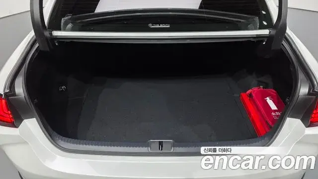 Lexus ES300h 2025 — Photo 20/20