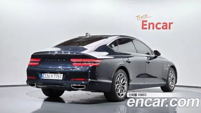 Genesis Electrified G80 2022 — Photo 2/20