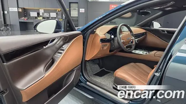 Genesis Electrified G80 2022 — Photo 10/20