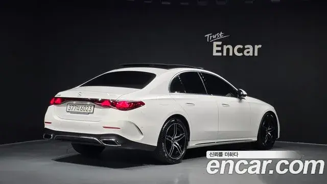 Mercedes-Benz E-Class 2026 — Фото 2/20