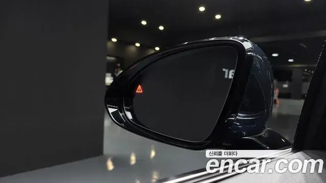 Genesis Electrified G80 2021 — Photo 13/20
