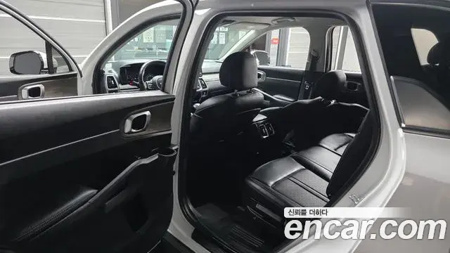 Kia Sorento 2022 — Photo 11/20