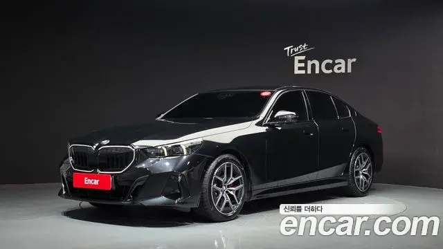 BMW 5 Series 2025 — Photo 1/20