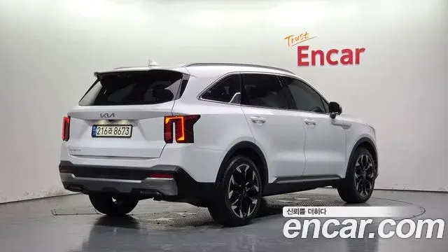 Kia Sorento 2023 — Photo 2/20