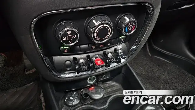 Mini Cooper Clubman 2020 — Photo 18/20