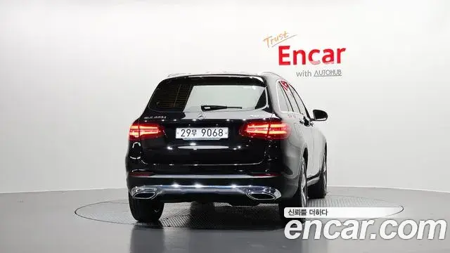 Mercedes-Benz GLC-Class 2018 — Photo 4/20