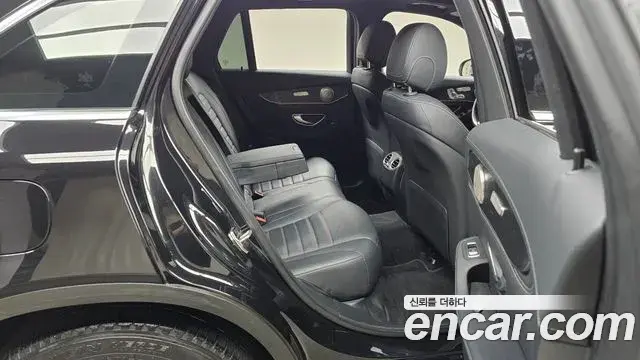 Mercedes-Benz GLC-Class 2018 — Photo 11/20