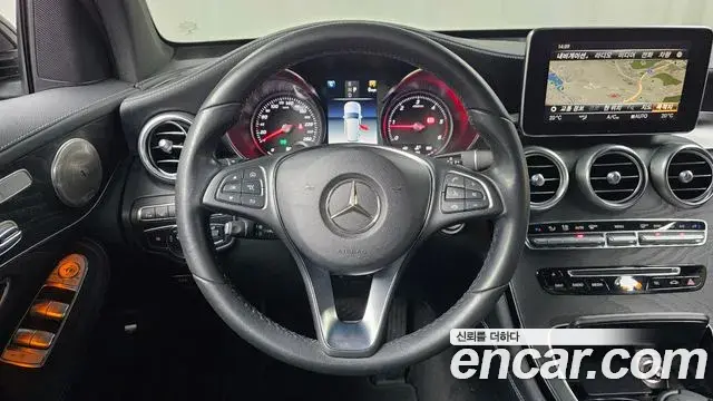 Mercedes-Benz GLC-Class 2018 — Photo 13/20