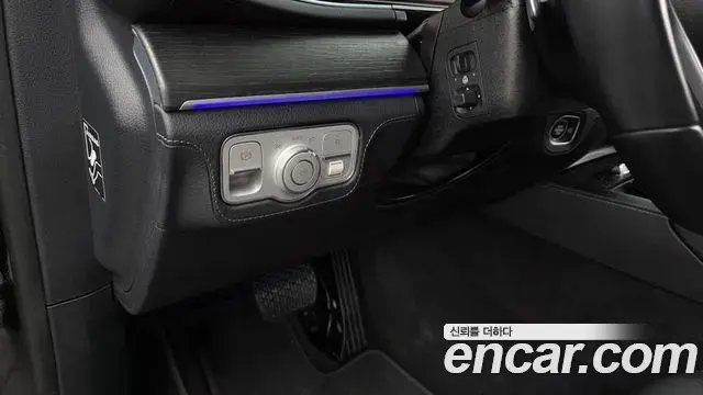 Mercedes-Benz GLE-Class 2023 — ფოტო 17/20