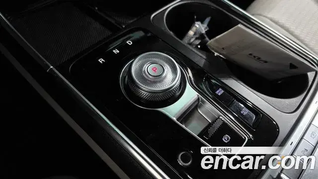 Kia Carnival 2024 — Photo 9/20