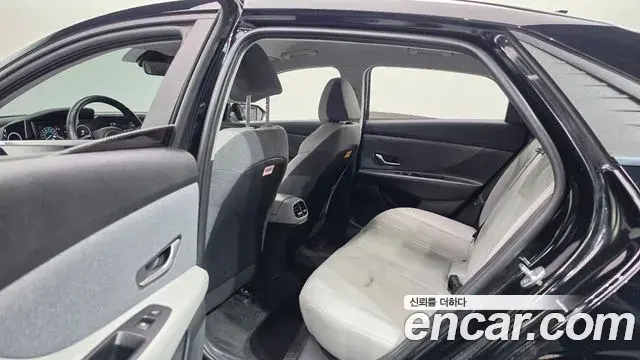 Hyundai Avante 2022 — Photo 11/20