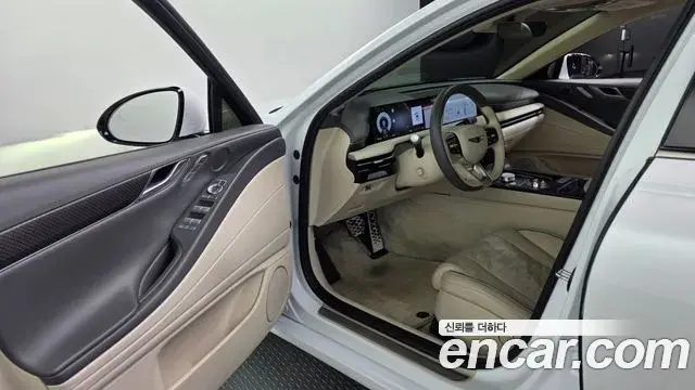 Genesis Electrified G80 2024 — Photo 10/20