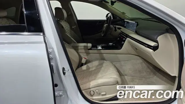 Genesis Electrified G80 2024 — Photo 11/20