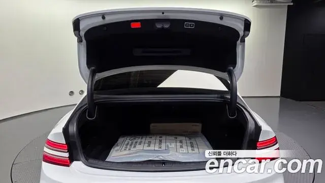 Genesis Electrified G80 2024 — Photo 20/20
