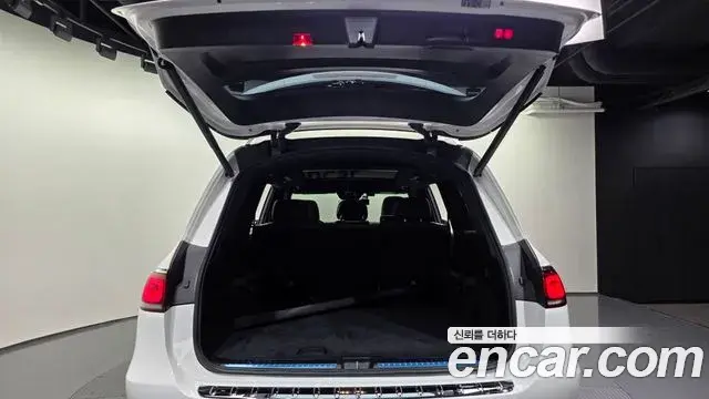Mercedes-Benz GLS-Class 2023 — Photo 20/20